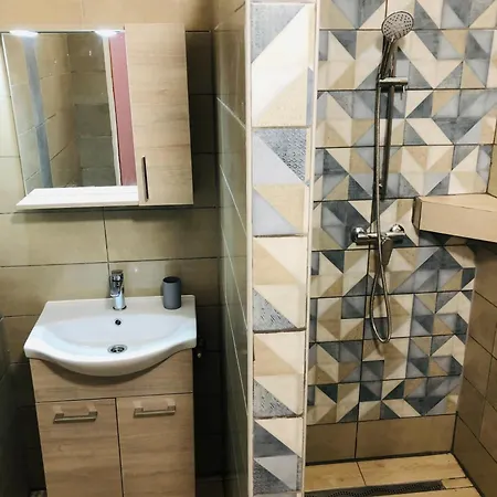 Holiday home Tieffapartmanhaz *