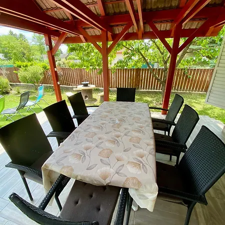 Tieffapartmanhaz Holiday home Balatonszarszo