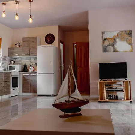 Tieffapartmanhaz Holiday home *