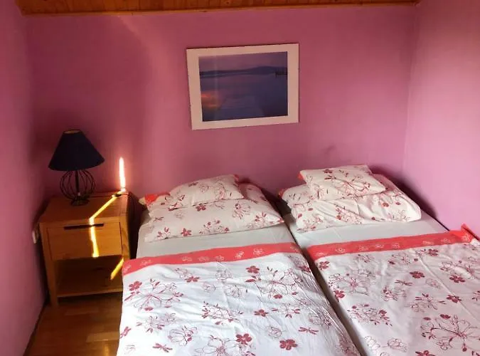 Tieffapartmanház Balatonszarszo